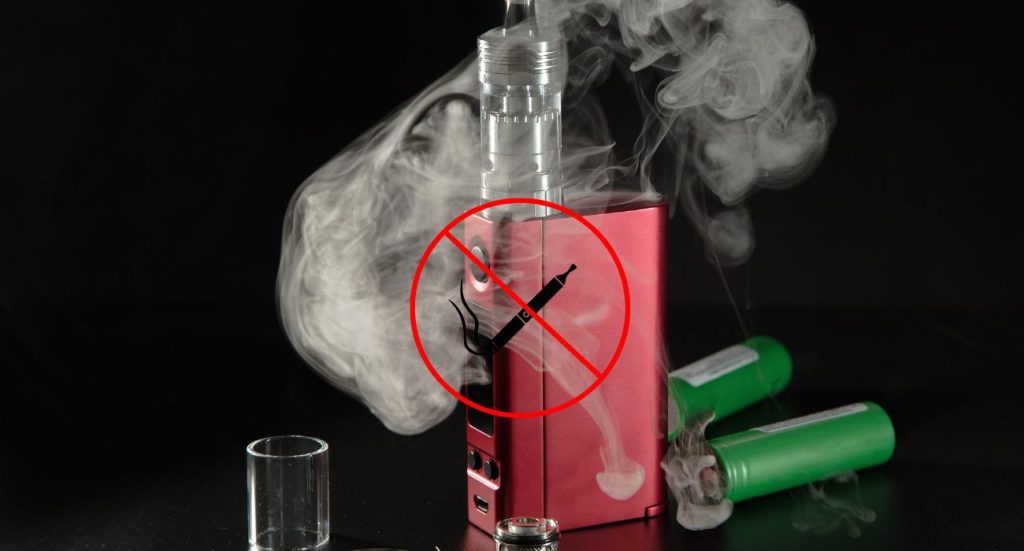 Vapeadores y cigarrillos electrónicos disparan la alerta en Colombia. Foto: Código Salud.