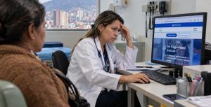 7 de cada 10 profesionales de la salud tendrían problemas para formular medicamentos y ordenar tratamientos en línea. Foto: Biofile.
